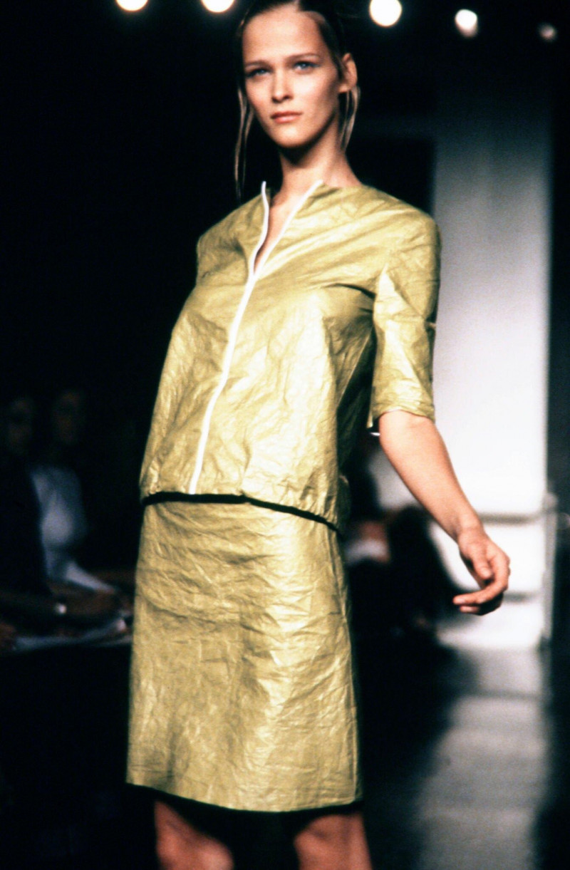Carmen Kass featured in  the Vivienne Tam fashion show for Spring/Summer 1999