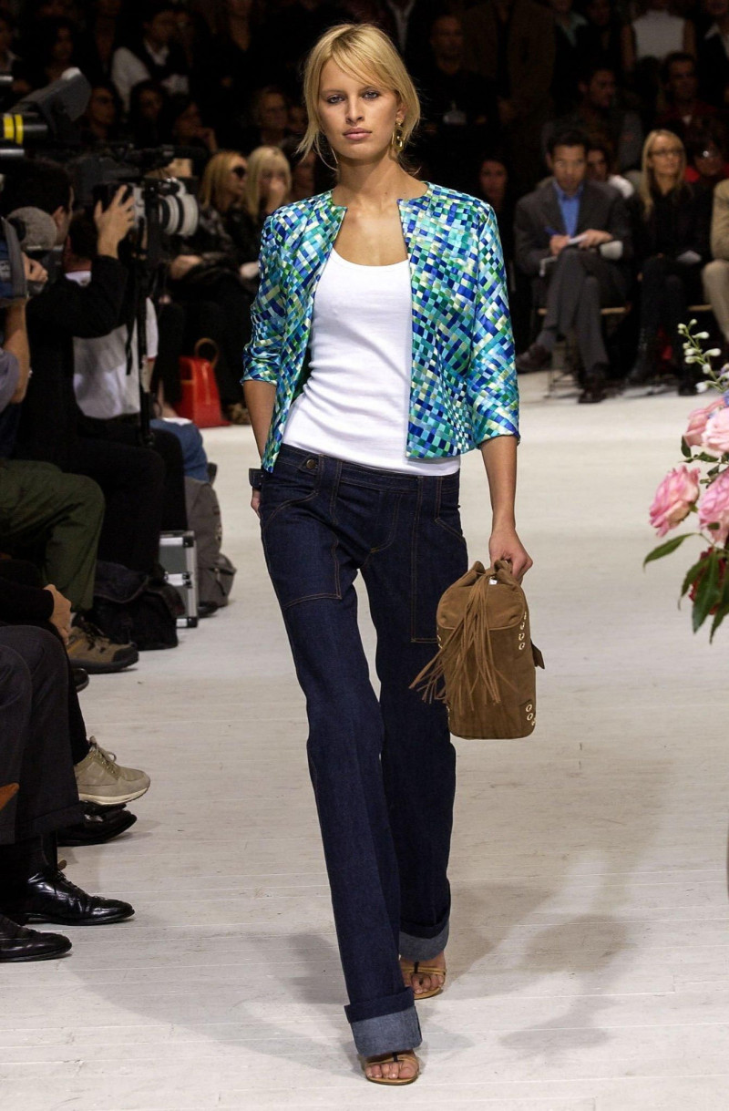 Karolina Kurkova featured in  the Dolce & Gabbana fashion show for Spring/Summer 2002