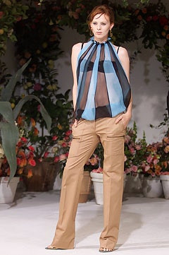 Dolce & Gabbana fashion show for Spring/Summer 2002