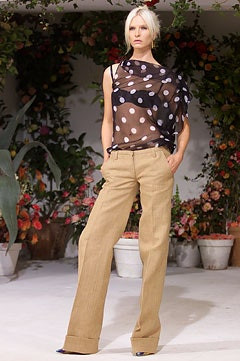 Dolce & Gabbana fashion show for Spring/Summer 2002
