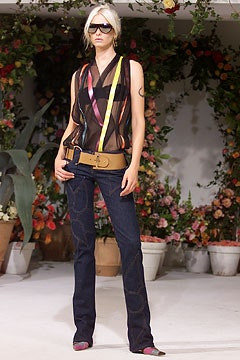 Dolce & Gabbana fashion show for Spring/Summer 2002