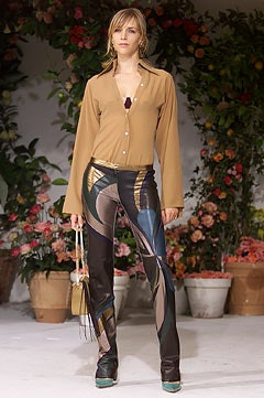 Dolce & Gabbana fashion show for Spring/Summer 2002
