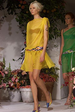 Dolce & Gabbana fashion show for Spring/Summer 2002