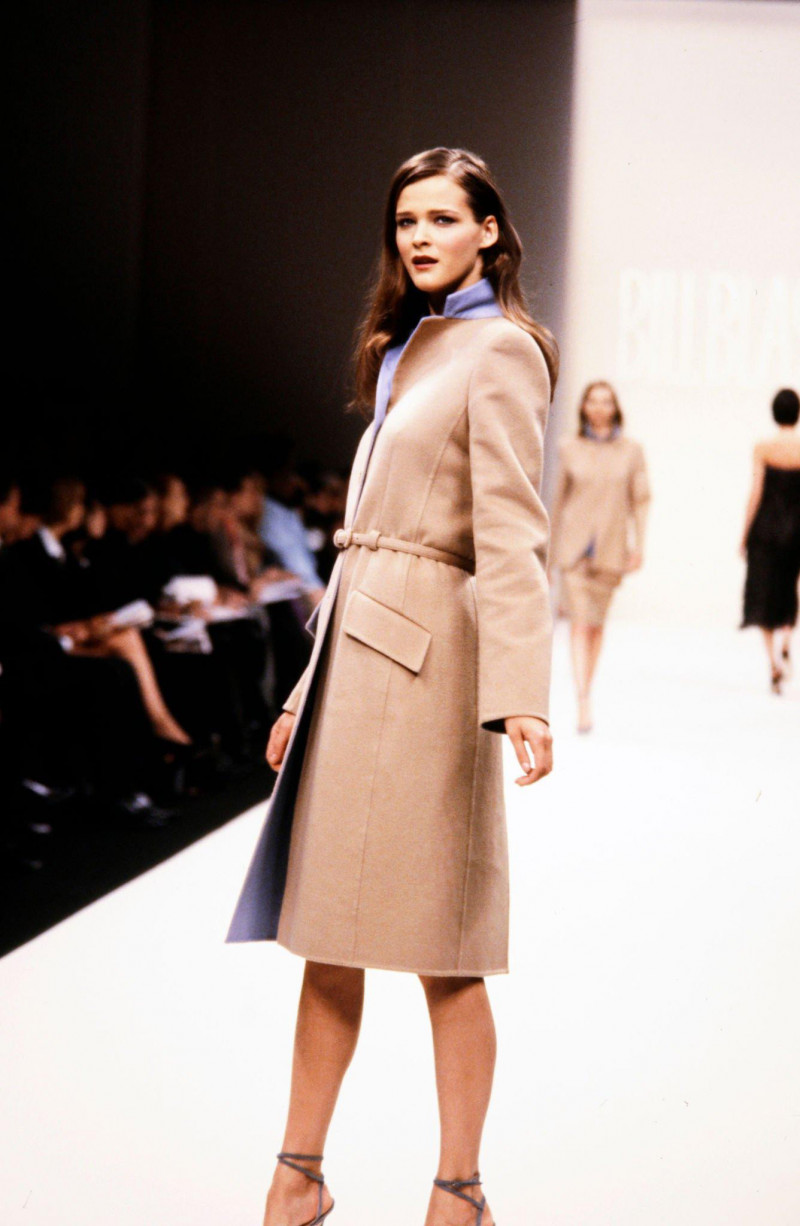 Carmen Kass featured in  the Bill Blass fashion show for Autumn/Winter 1998