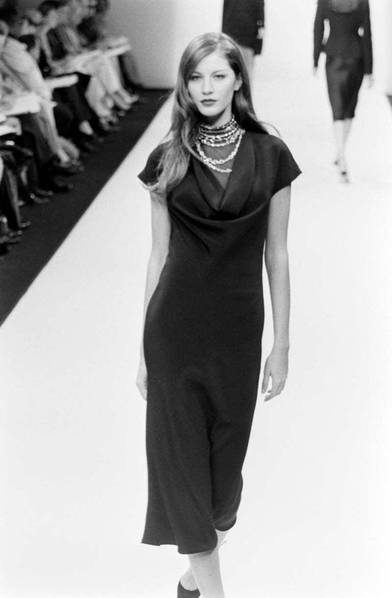Gisele Bundchen featured in  the Bill Blass fashion show for Autumn/Winter 1998