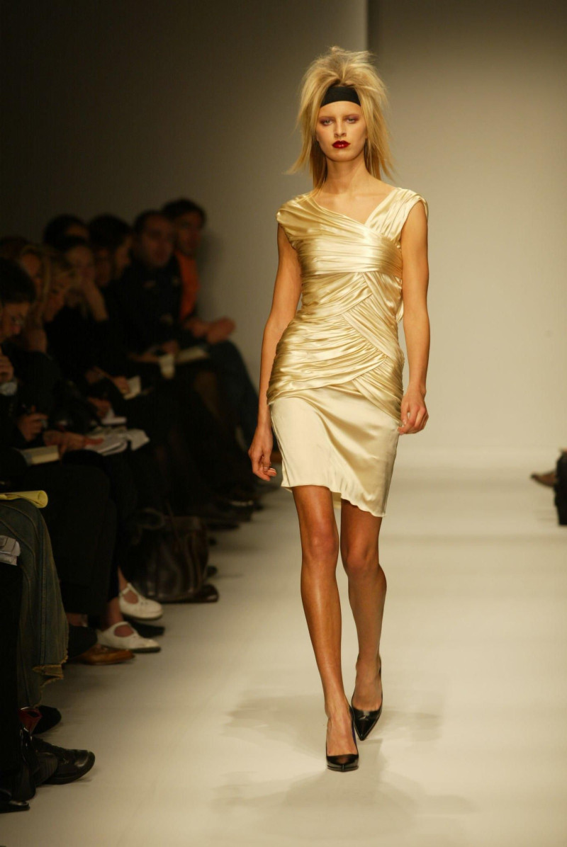 Karolina Kurkova featured in  the Genny fashion show for Autumn/Winter 2002