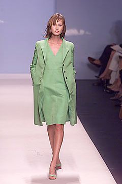 Oscar de la Renta fashion show for Spring/Summer 2000