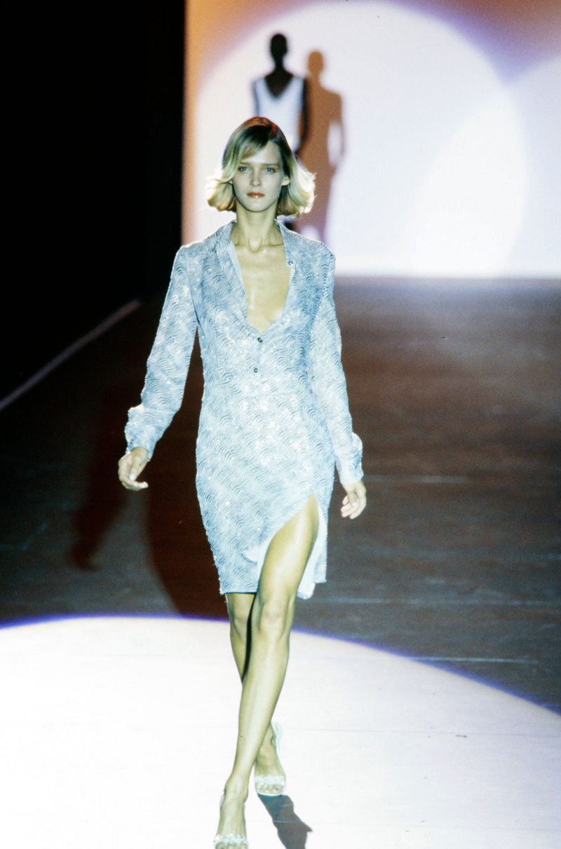 Carmen Kass featured in  the Badgley Mischka fashion show for Spring/Summer 2001