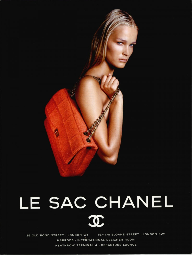 Carmen Kass featured in  the Chanel Le Sac Chanel advertisement for Autumn/Winter 1999