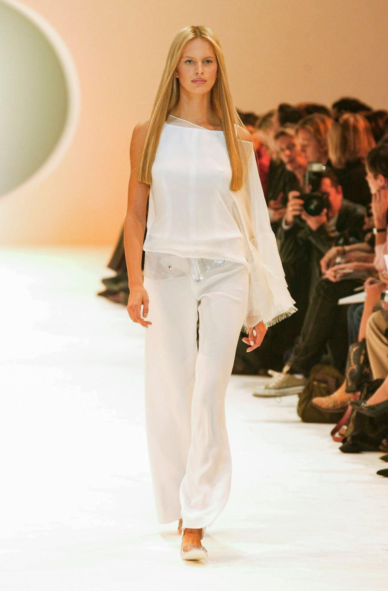 Karolina Kurkova featured in  the Paco Rabanne fashion show for Spring/Summer 2002