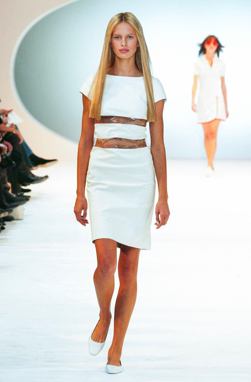 Karolina Kurkova featured in  the Paco Rabanne fashion show for Spring/Summer 2002