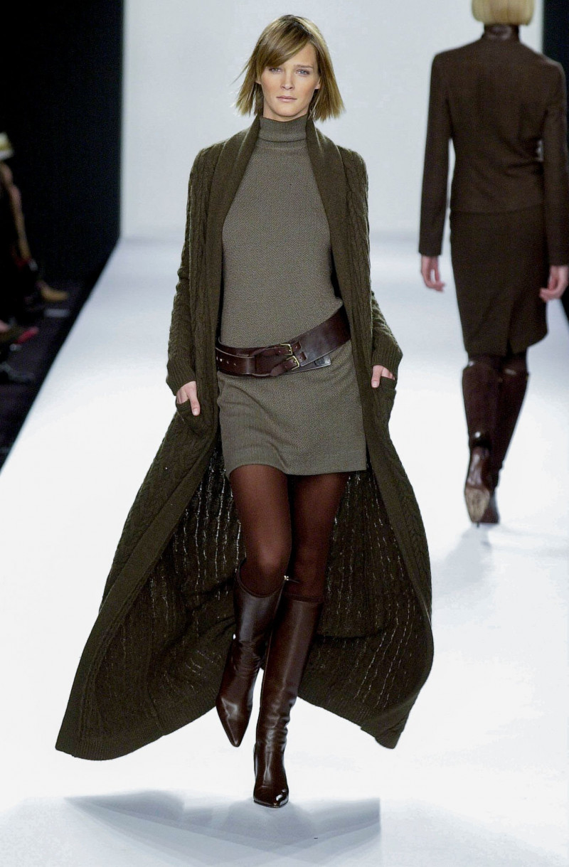 Carmen Kass featured in  the Ralph Lauren Collection fashion show for Autumn/Winter 2001