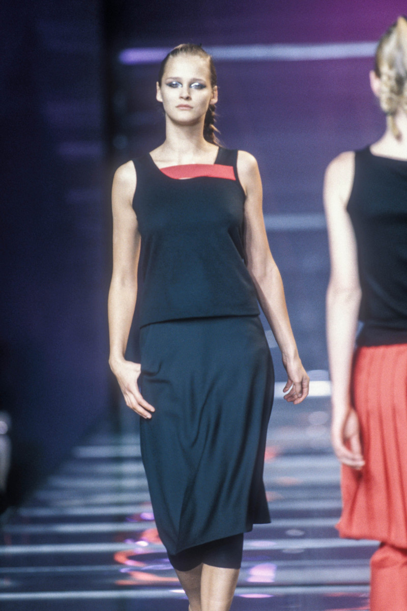 Carmen Kass featured in  the Versus fashion show for Autumn/Winter 1998