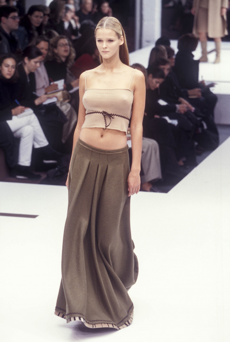 Carmen Kass featured in  the Alberta Ferretti fashion show for Autumn/Winter 1999
