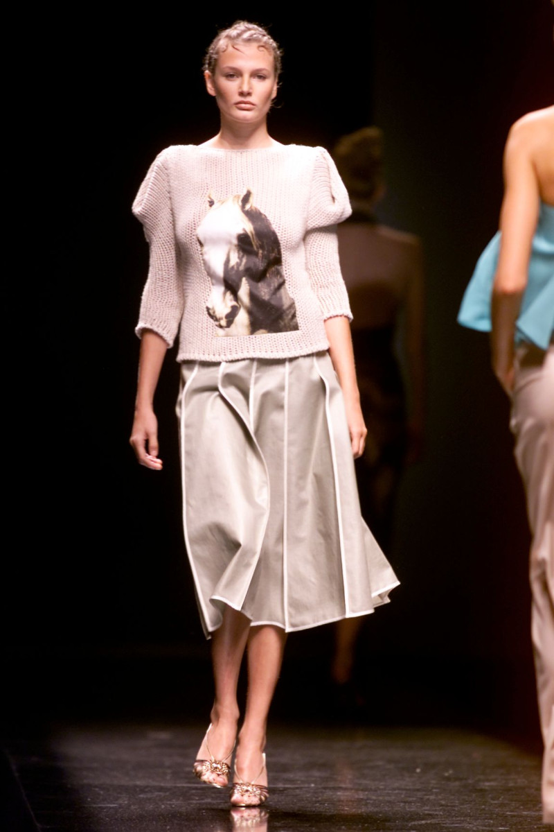 Chloe fashion show for Spring/Summer 2001
