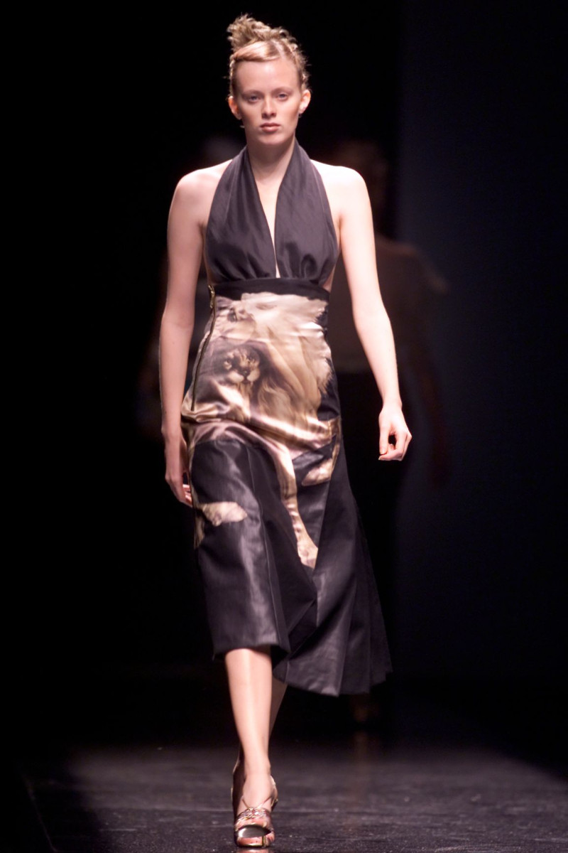 Chloe fashion show for Spring/Summer 2001