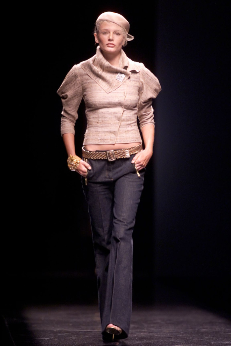Chloe fashion show for Spring/Summer 2001