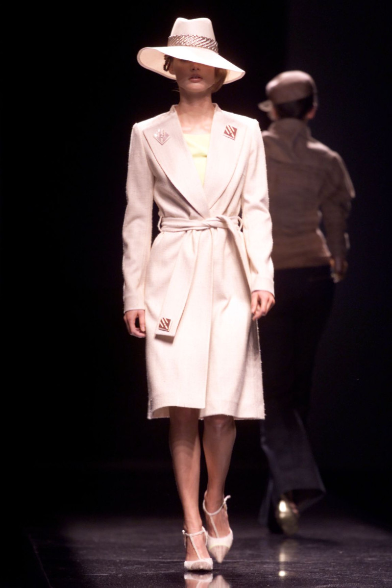 Chloe fashion show for Spring/Summer 2001