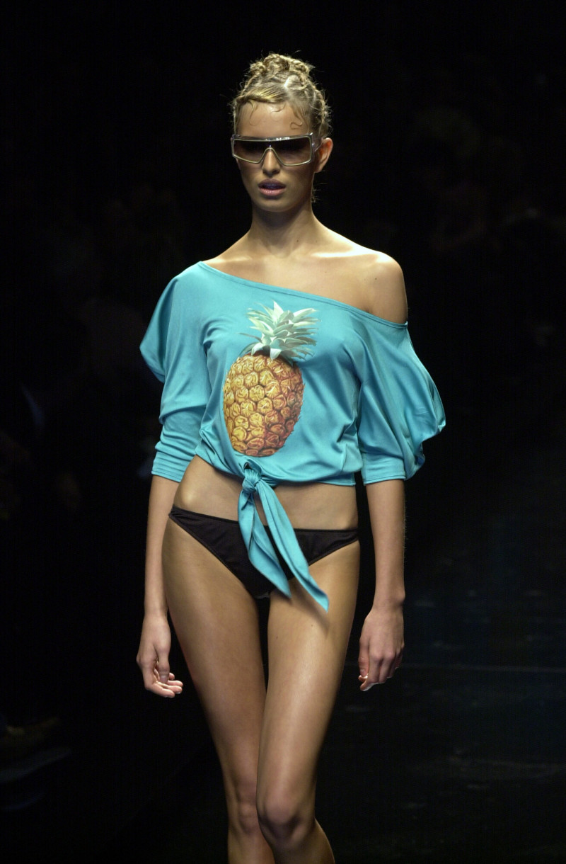 Karolina Kurkova featured in  the Chloe fashion show for Spring/Summer 2001