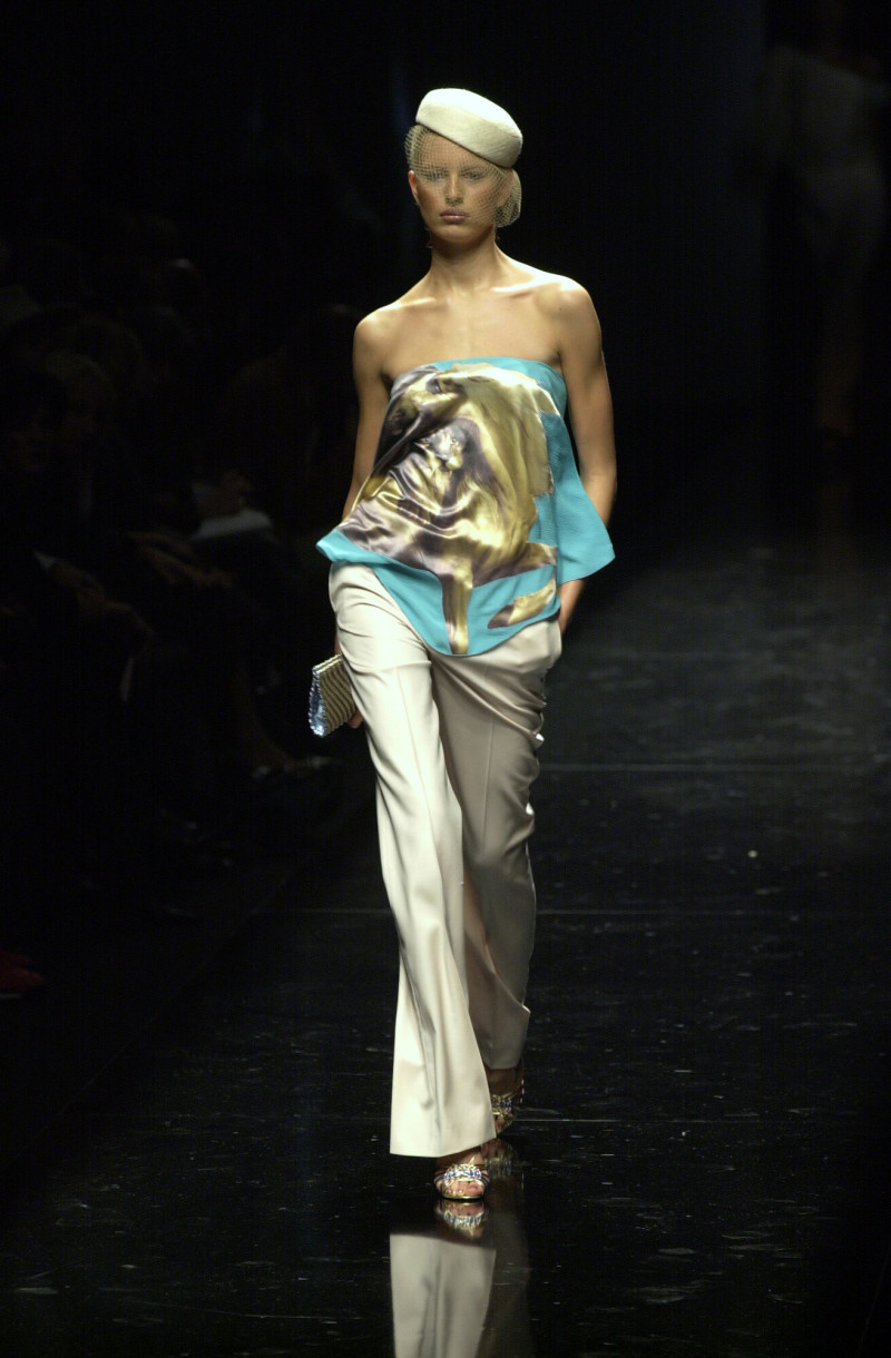 Karolina Kurkova featured in  the Chloe fashion show for Spring/Summer 2001