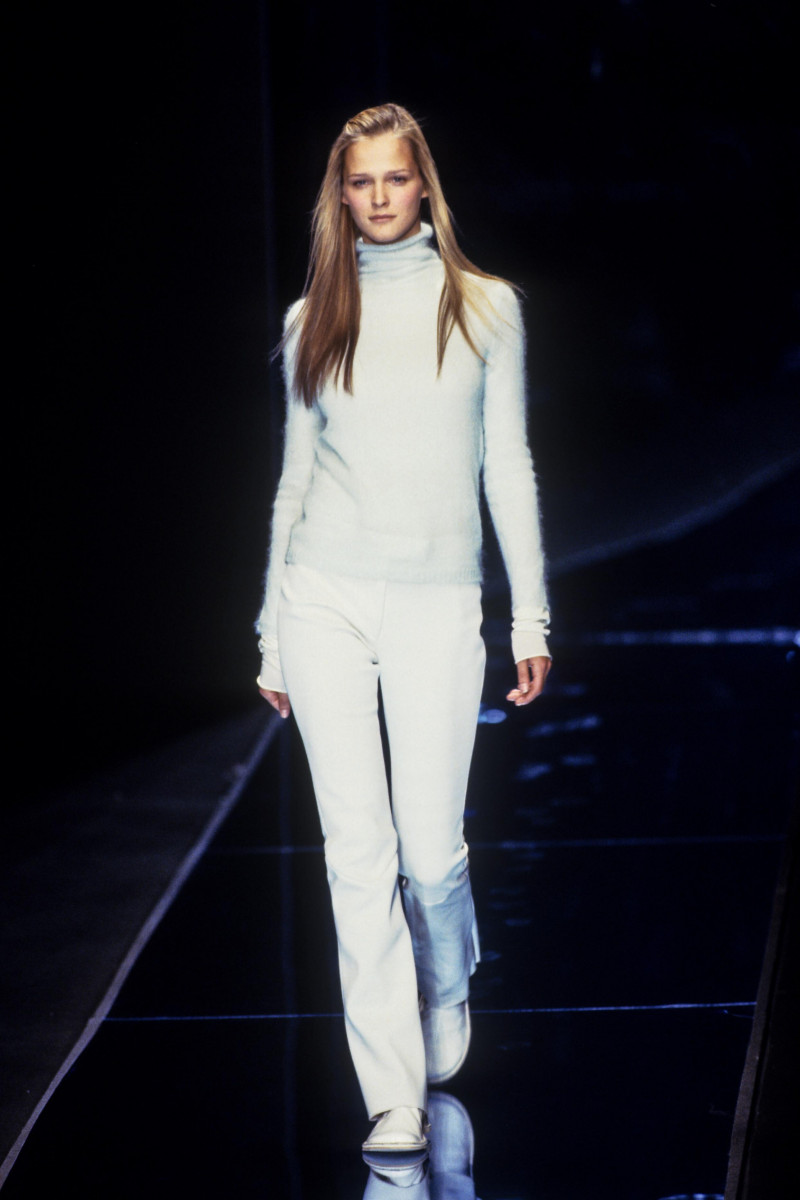 Carmen Kass featured in  the DKNY fashion show for Autumn/Winter 1999