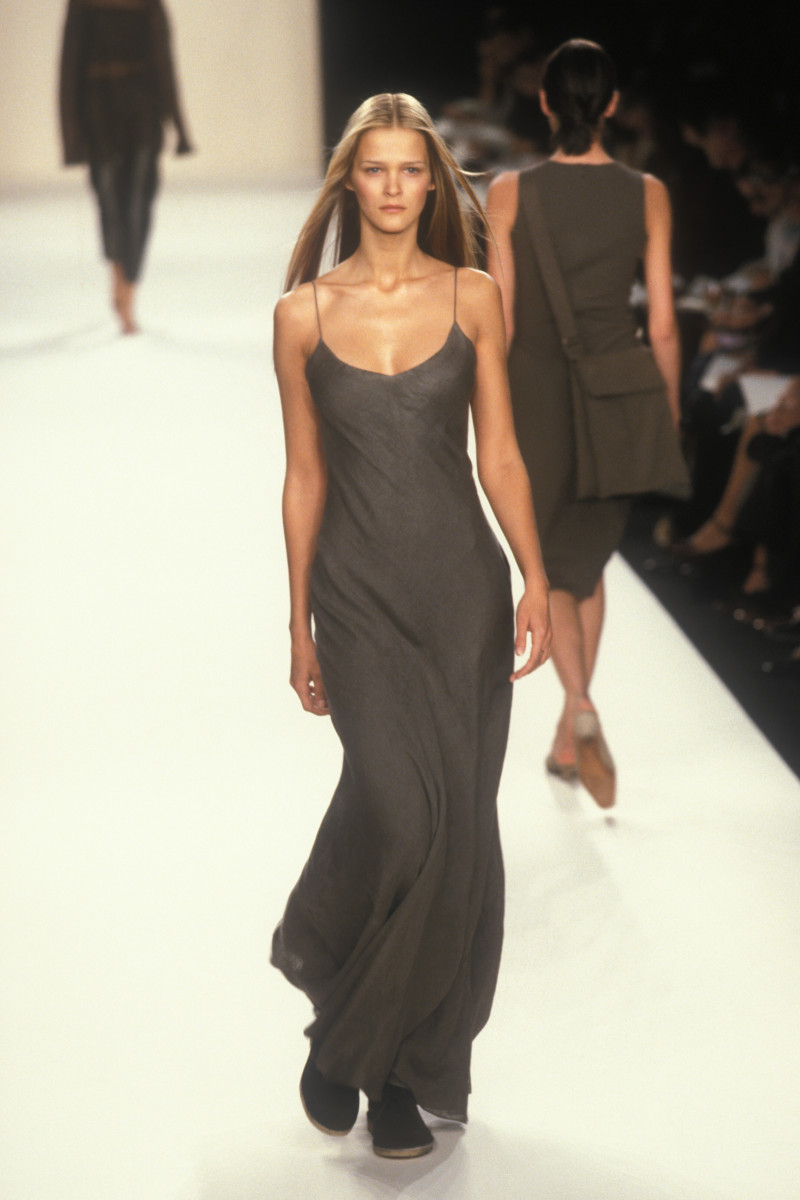 Carmen Kass featured in  the Ralph Lauren Collection fashion show for Spring/Summer 1999