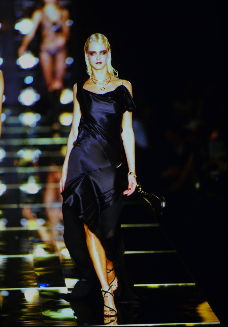 Carmen Kass featured in  the Christian Dior fashion show for Autumn/Winter 2000