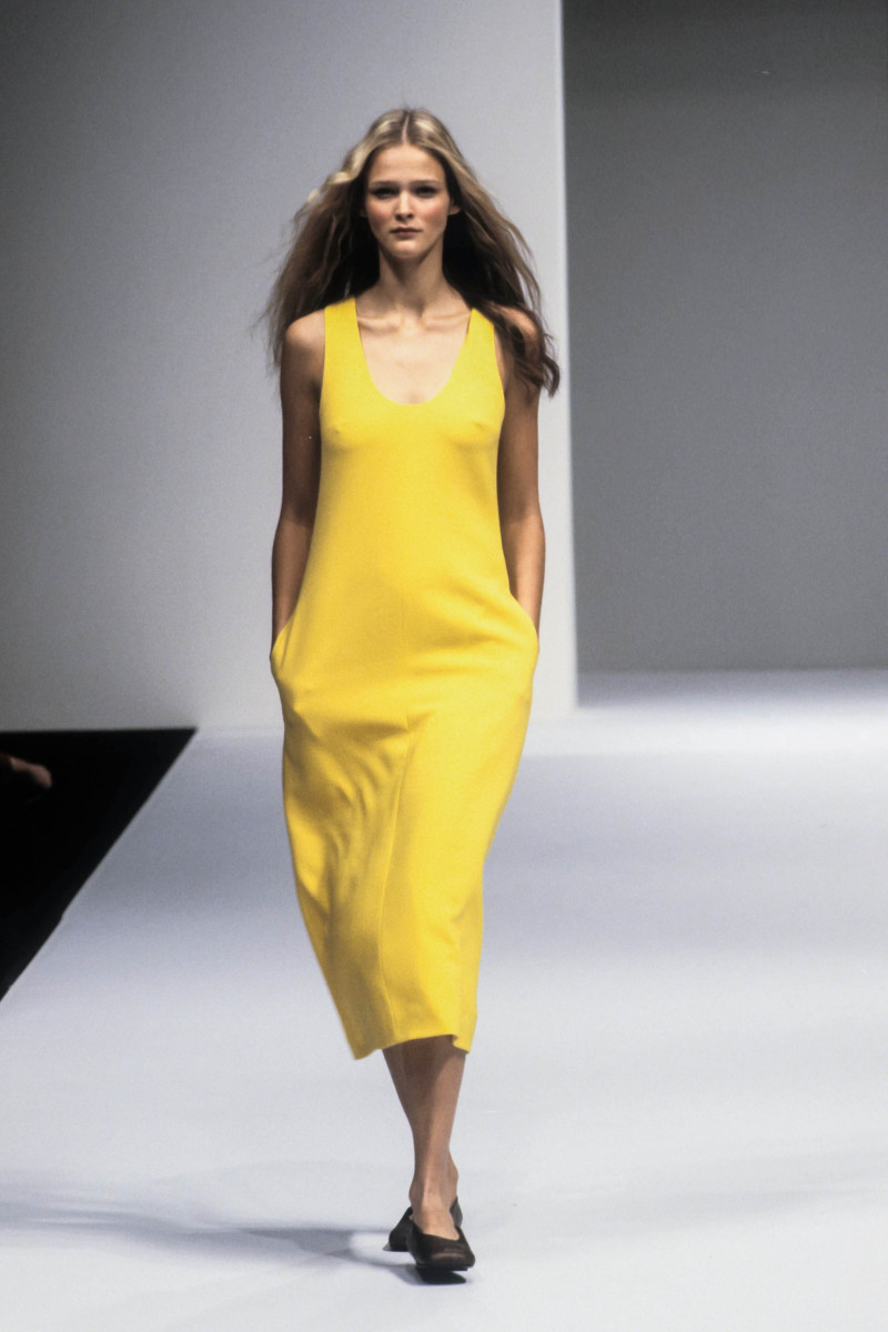 Carmen Kass featured in  the Max Mara fashion show for Spring/Summer 1999