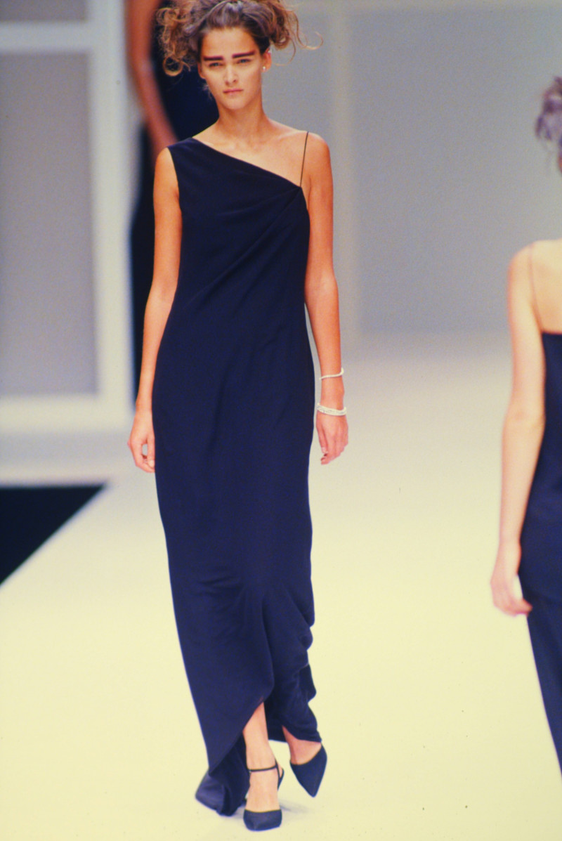 Carmen Kass featured in  the Mila Schön fashion show for Spring/Summer 1998