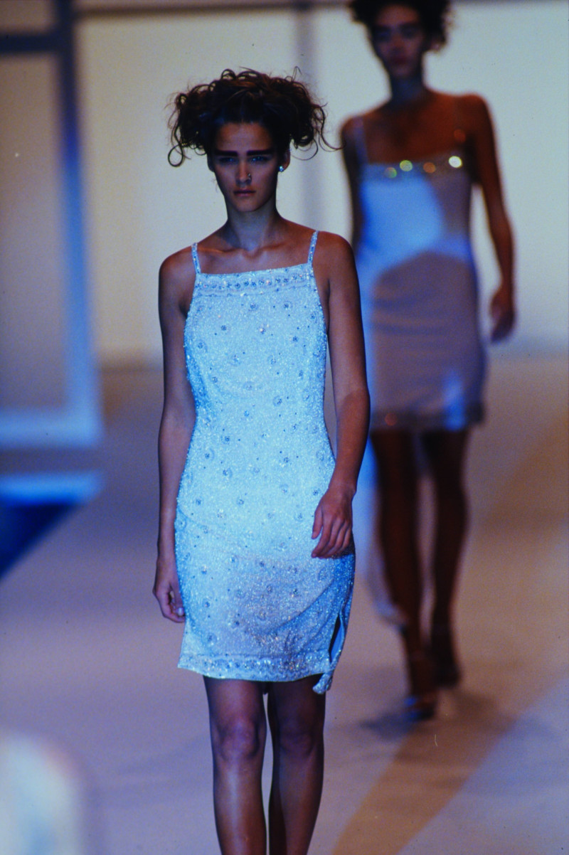 Carmen Kass featured in  the Mila Schön fashion show for Spring/Summer 1998
