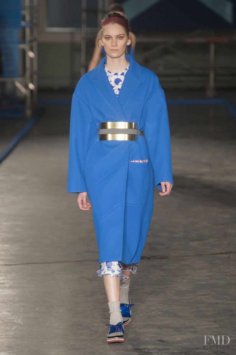 Nele Kenzler featured in  the Roksanda Ilincic fashion show for Autumn/Winter 2014