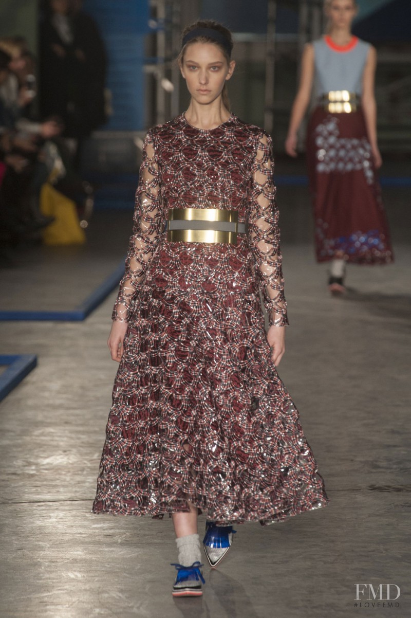 Sarah Harper featured in  the Roksanda Ilincic fashion show for Autumn/Winter 2014