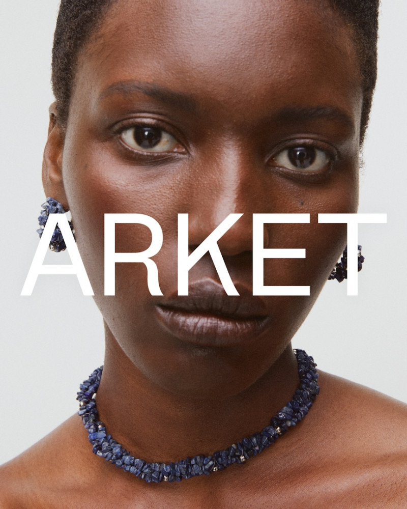 Arket advertisement for Spring/Summer 2023