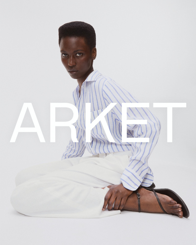 Arket advertisement for Spring/Summer 2023