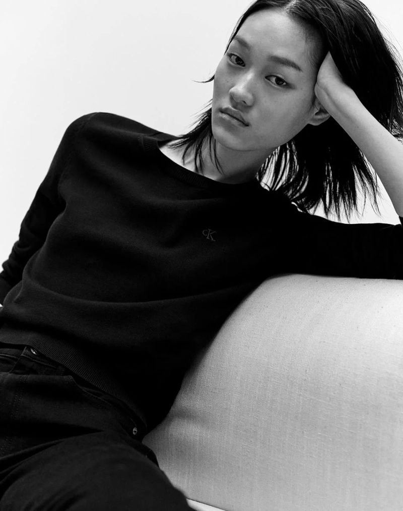 Chloe Oh featured in  the Calvin Klein advertisement for Spring/Summer 2023