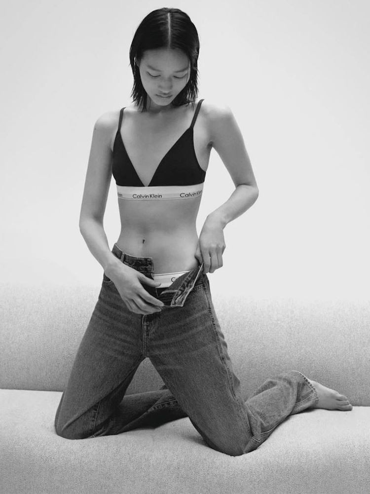 Chloe Oh featured in  the Calvin Klein advertisement for Spring/Summer 2023