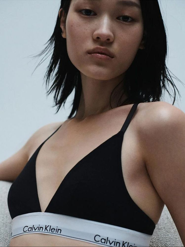 Chloe Oh featured in  the Calvin Klein advertisement for Spring/Summer 2023