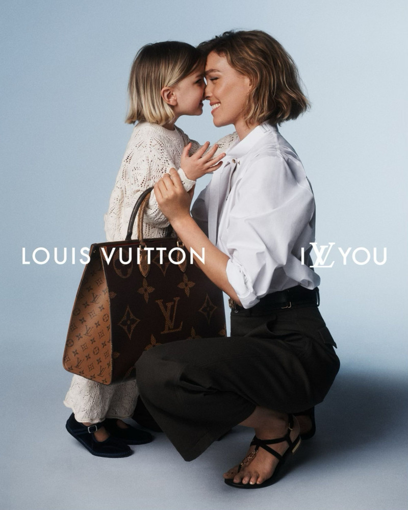 Arizona Muse featured in  the Louis Vuitton advertisement for Autumn/Winter 2023