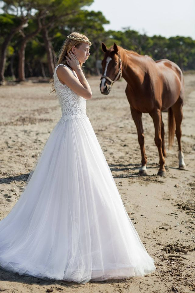 Costarellos Bridal lookbook for Spring/Summer 2016