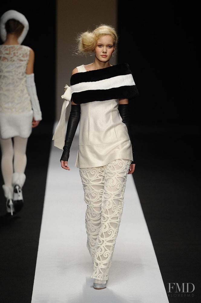 Tae Ashida fashion show for Autumn/Winter 2014
