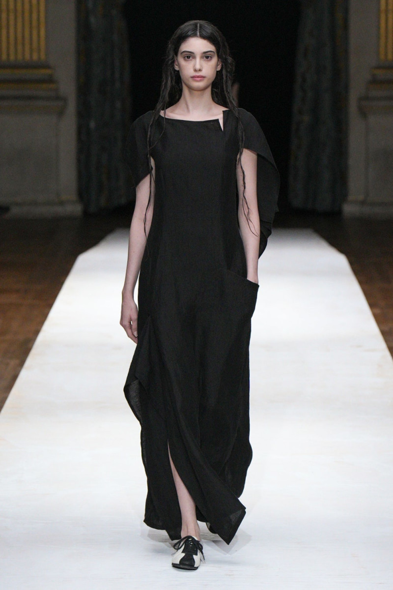 Yohji Yamamoto fashion show for Spring/Summer 2024