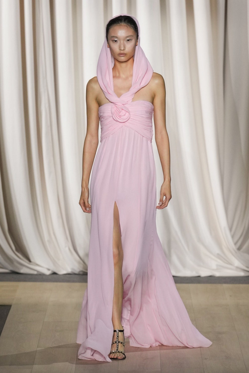 Giambattista Valli fashion show for Spring/Summer 2024