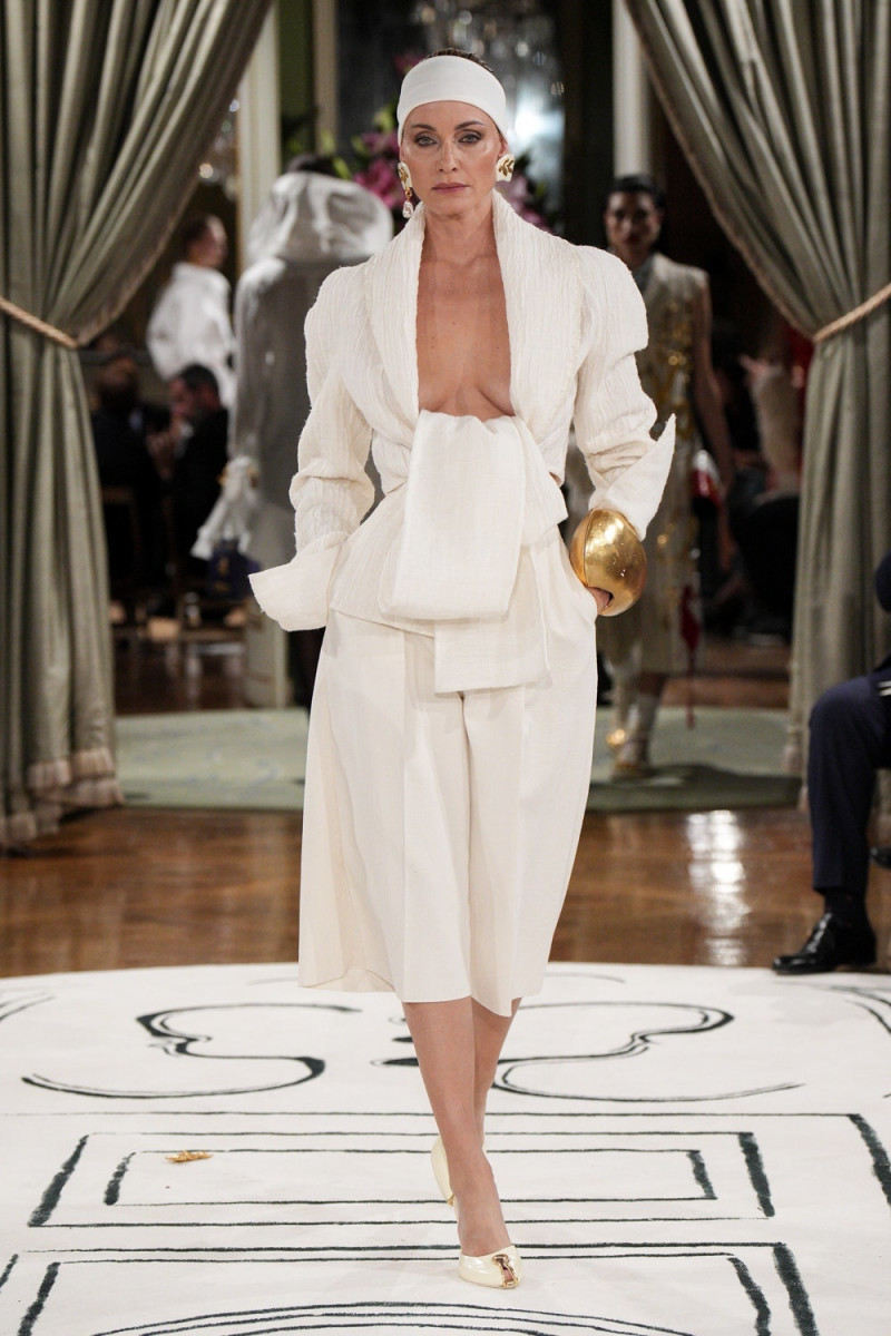 Amber Valletta featured in  the Schiaparelli fashion show for Spring/Summer 2024