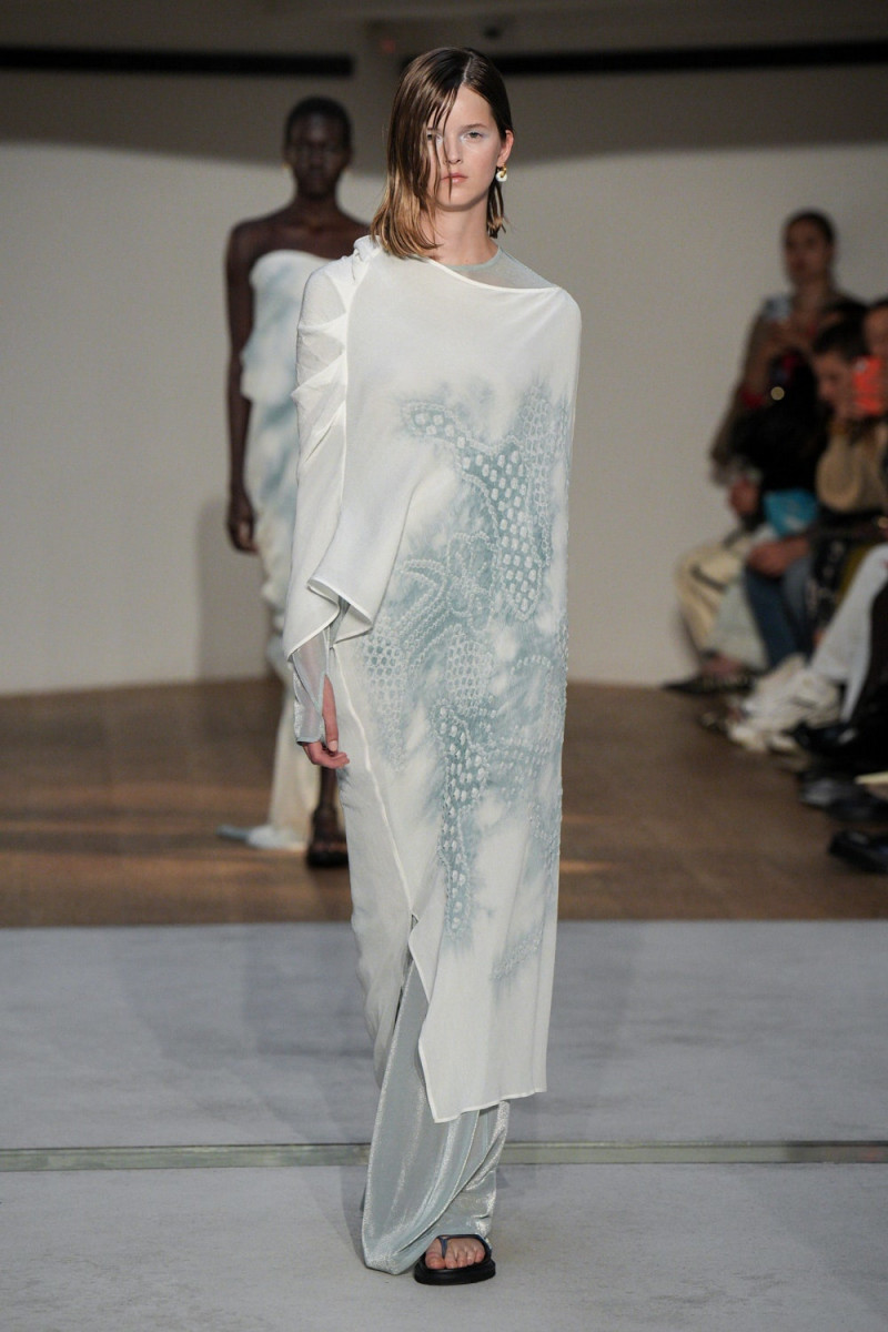 Mame Kurogouchi fashion show for Spring/Summer 2024
