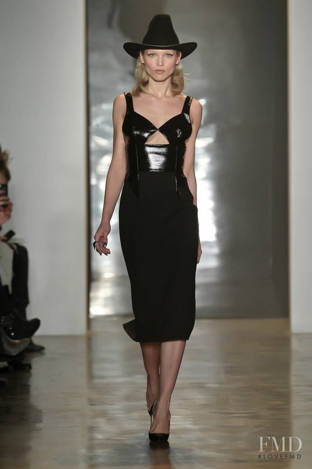 Hana Jirickova featured in  the Cushnie Et Ochs fashion show for Autumn/Winter 2014