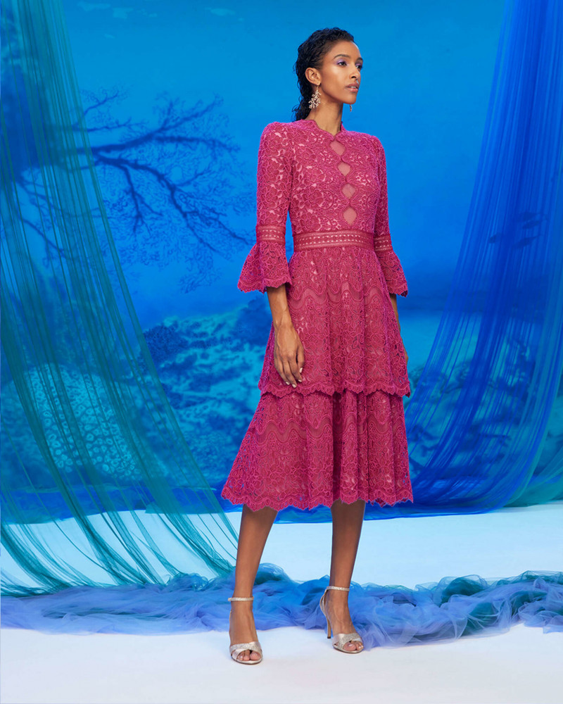 Tadashi Shoji fashion show for Spring/Summer 2024