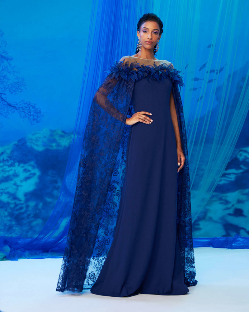 Tadashi Shoji fashion show for Spring/Summer 2024