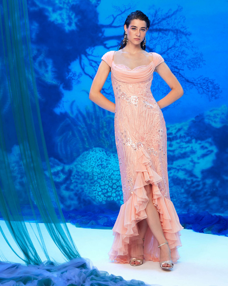 Tadashi Shoji fashion show for Spring/Summer 2024