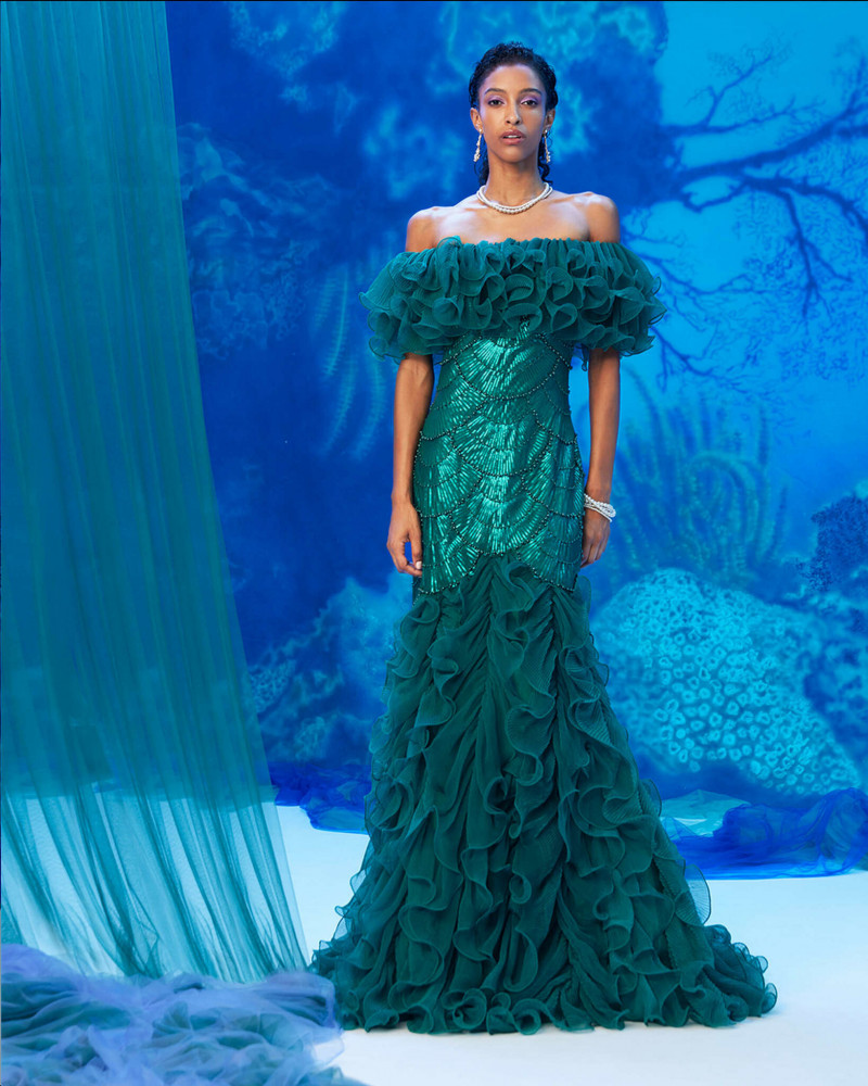 Tadashi Shoji fashion show for Spring/Summer 2024