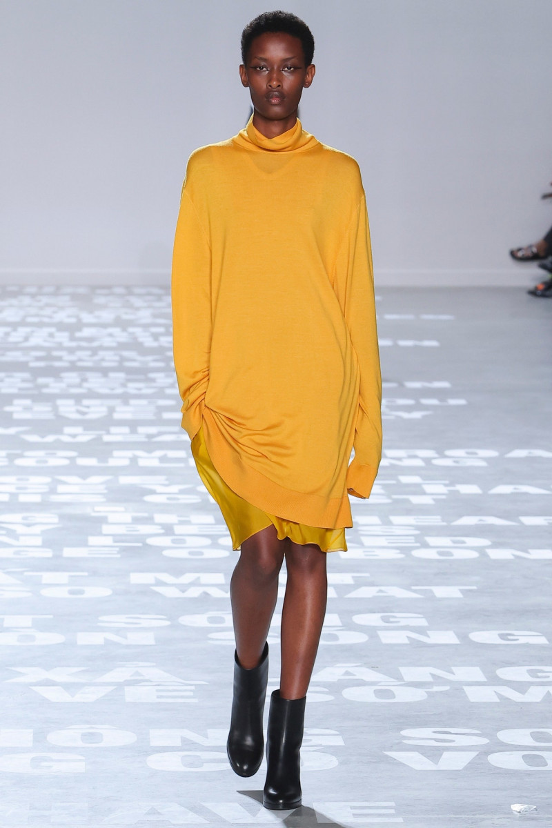 Helmut Lang fashion show for Spring/Summer 2024